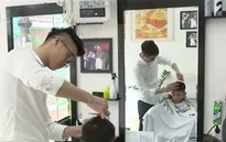 Lớp học cắt tóc cho người khiếm thính