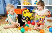Đồ chơi định kiến theo giới tính hạn chế sự phát triển của trẻ