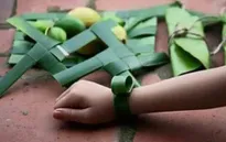 Nhớ mãi trò chơi dân dã từ lá, quả