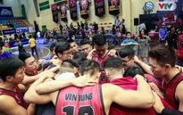 ẢNH: Thang Long Warriors giành lợi thế trước Hanoi Buffaloes