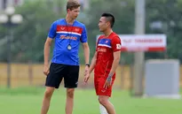 Chuyên gia vật lý trị liệu Đức chia tay bóng đá Việt Nam