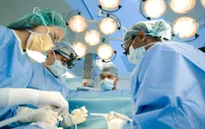 Lần đầu tiên áp dụng kỹ thuật huỳnh quang cắt khối ung thư cổ tử cung