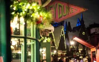 Trải nghiệm Giáng sinh kiểu Harry Potter tại phim trường Universal, Mỹ