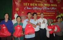 Hơn 1.000 suất quà Tết dành tặng người nghèo