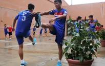 U22 Việt Nam tập thể lực tại khách sạn