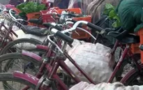Phụ nữ Nepal thoát khỏi đói nghèo nhờ… xe đạp