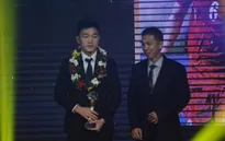 Xuân Trường giành giải cầu thủ yêu thích nhất, Văn Thanh giành giải cầu thủ trẻ xuất sắc nhất