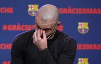 Mascherano rớt nước mắt nói lời chia tay Barcelona