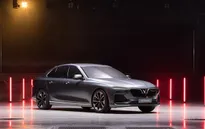 Bạn bè quốc tế trầm trồ trước màn ra mắt xe Vinfast tại Paris Motor Show