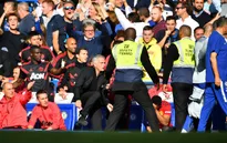 Mourinho thừa nhận thiếu kiềm chế khi đòi "tẩn" trợ lý HLV Chelsea