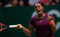 Ngược dòng ngoạn mục, Sloane Stephens tiến vào chung kết WTA Finals 2018