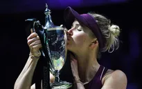 Ngược dòng trước Sloane Stephens, Elina Svitolina lên ngôi tại WTA Finals 2018