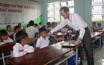Thầy giáo mắc bệnh hiểm nghèo mang cả “gia tài” đi xây bếp ăn cho học sinh vùng cao