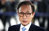 Cựu Tổng thống Hàn Quốc Lee Myung-bak bị kết án 15 năm tù giam