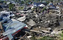 Nỗ lực tìm kiếm người sống sót sau động đất ở Indonesia