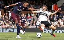 Ramsey và Aubameyang đưa Arsenal vào lịch sử Ngoại hạng Anh