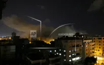 Israel ném bom đài truyền hình của phong trào Hamas