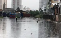 Nhiều đoạn đường sắt qua tỉnh Khánh Hòa bị ảnh hưởng do mưa lớn