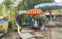 Hàng nghìn học sinh TP.HCM tiếp tục nghỉ học sau bão