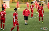 ĐTQG Việt Nam ngừng tập thể lực trong buổi tập thứ 3