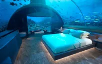 Choáng hợp với biệt thự dưới đáy biển đầu tiên tại Maldives