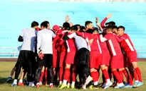 ĐT Việt Nam tập buổi đầu tiên tại Lào: Toàn đội lạc quan trước trận ra quân tại AFF Cup 2018