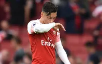 HLV Emery bỏ ngỏ khả năng ra sân của Mesut Ozil