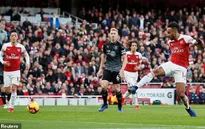 KẾT THÚC, Arsenal 3-1 Burnley: Aubameyang, Ozil tỏa sáng!