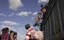 Người nhập cư hoang mang ở biên giới Mỹ - Mexico