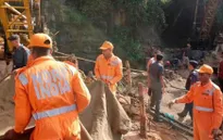 Ấn Độ đẩy mạnh công tác cứu hộ 15 thợ mỏ mắc kẹt trong hầm