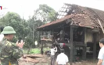 Mưa đá, lốc xoáy ở Nghệ An khiến nhiều nhà dân tốc mái