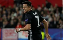 Mourinho mắng xối xả phóng viên vì bị "hỏi xoáy" về Sanchez
