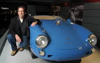 Trình diễn kỉ niệm 70 năm ra mắt xe Porsche ở Los Angeles, Mỹ
