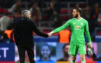 Mourinho nóng lòng về tương lai của De Gea