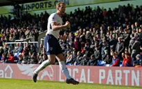 Giành 3 điểm hú vía, Tottenham chen chân vào top 4 Premier League