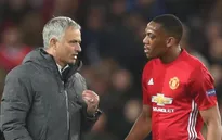 Man Utd muốn giữ Martial, Mourinho nói gì?