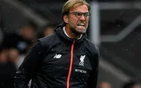 Chia điểm đáng tiếc, HLV Klopp tỏ ra tức giận trọng tài