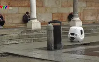 Italy thử nghiệm robot giao hàng