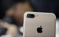 Kiếm cả triệu USD nhờ bán iPhone và iPad "dỏm" trên đất Mỹ