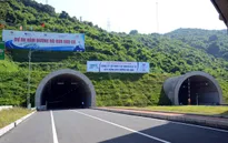 Bắt đầu trung chuyển xe máy qua hầm đường bộ Đèo Cả