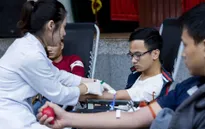 Hàng trăm người tham gia hiến máu, giúp tăng dự trự nhóm máu O đang bị thiếu