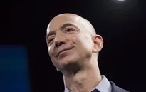 Số tiền ông chủ Amazon kiếm được trong 1 phút gấp 4 lần lương của công nhân Mỹ
