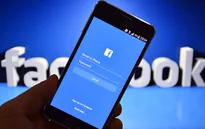 Facebook trong cơn bão bê bối lộ dữ liệu người dùng, 60 tỷ USD vốn hóa bị "thổi bay"