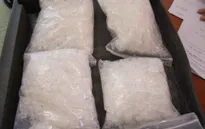Triệt phá đường dây vận chuyển 9,4kg ma túy đá từ Campuchia về Việt Nam