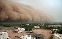 Bão cát khổng lồ tấn công thủ đô của Sudan