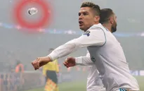 Ronaldo suýt bị ném trúng chai nước từ khán đài trong chiến thắng PSG