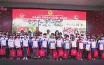"Hành trình cuộc sống" tặng 400 chiếc xe đạp cho học sinh nghèo tại Nghệ An