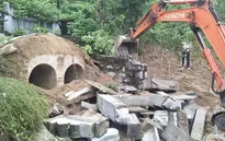Lạnh gáy chuyện xây 70.000 mộ cho người sống