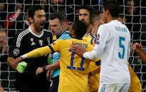 Buffon nhận thẻ đỏ có thể vì… hiểu lầm?