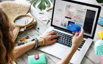 Thương mại trực tuyến lấn át mua sắm truyền thống